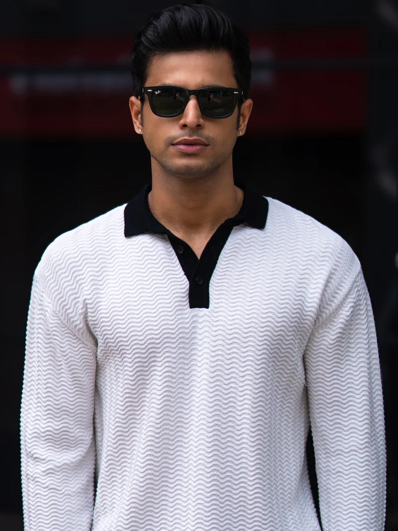 Maniac Maniac Mens Color Block Round Neck Half Sleeve Hunter Green and Cream Cotton Tshirt